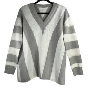 Grey White V Neck Tight Knit Sweater Size S